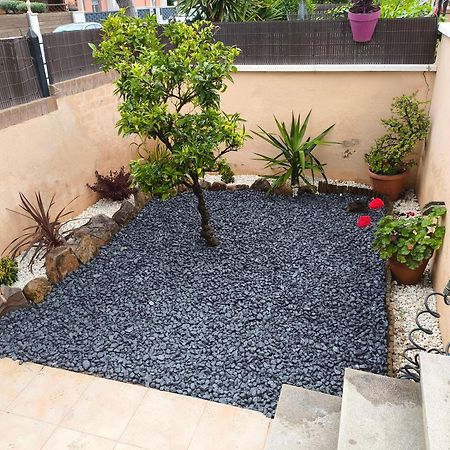 Adosado Con Jardin En Los Xalets De 살루 외부 사진
